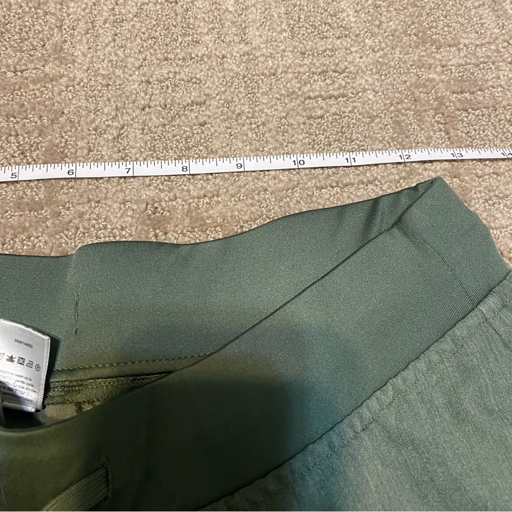 {Mandala} Scrub Set | One Pocket Top (S) & Joggers (S Petite) - Heather Olive - Picture 4 of 14